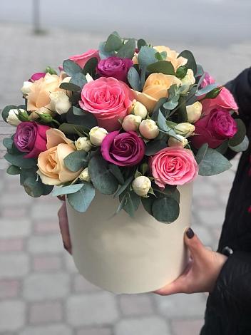 Цветочная композиция из Розы в шляпной коробке в Башмаково